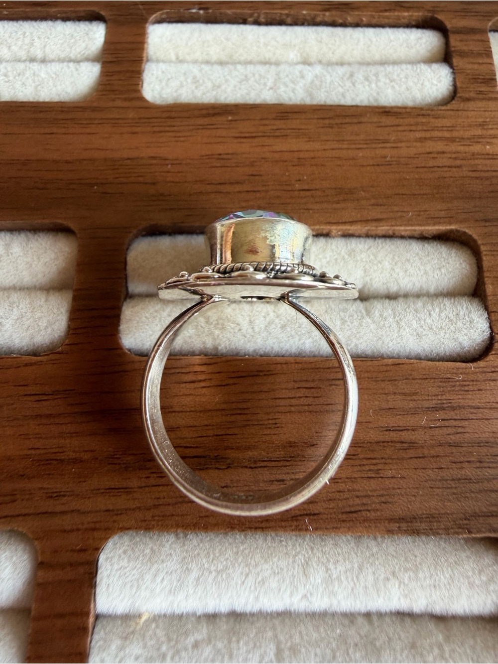 Vintage-Style Women’s Ring with Green-Purple Mystic Gem - Picture 2 of 2